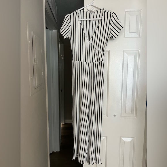 Stradivarius Stripped Jumpsuit - Picture 1 of 3